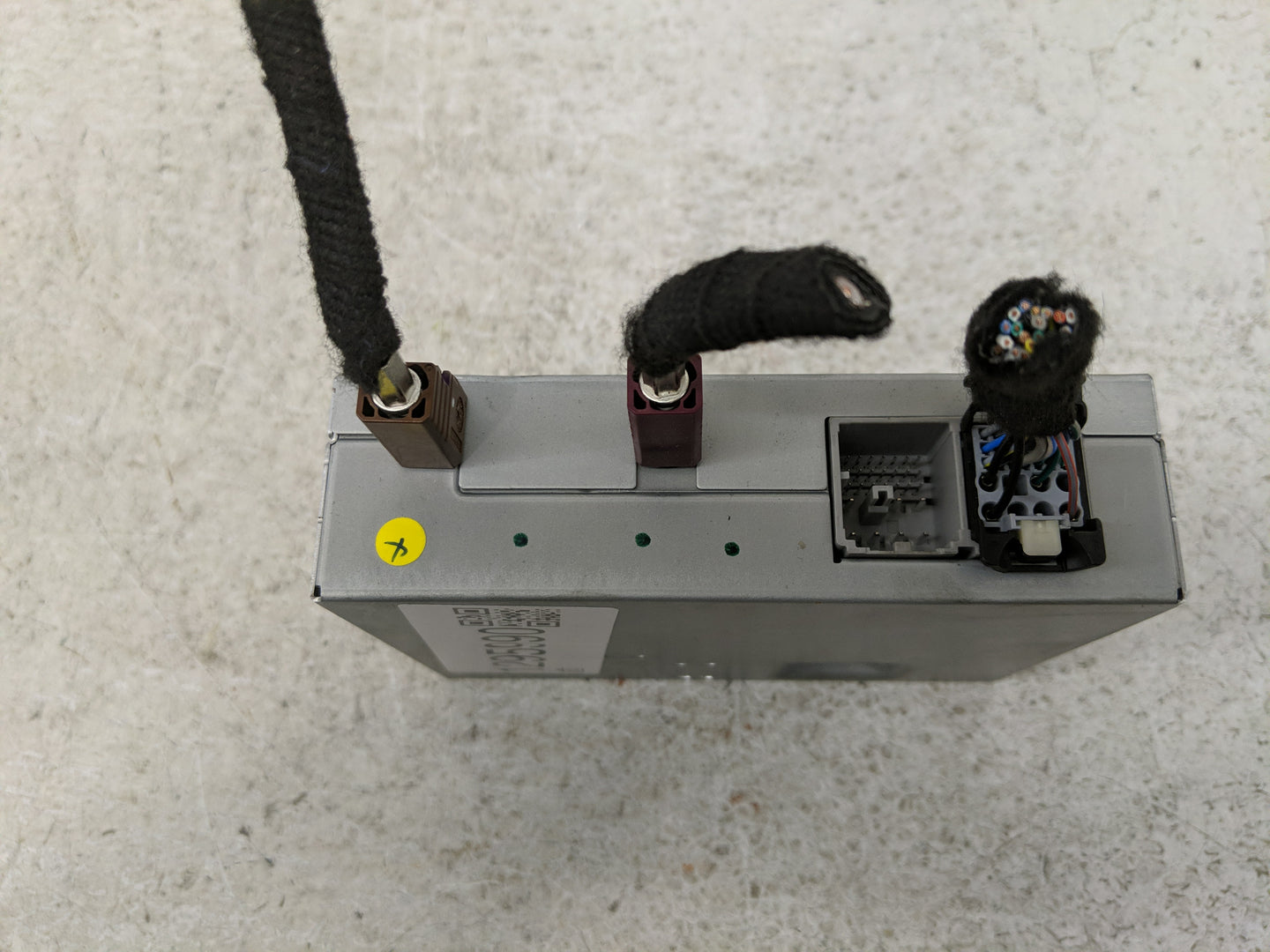 2018-2019 Gmc Terrain Chassis Control Module Ccm Bcm Body Control 1295990 - Oemusedautoparts1.com