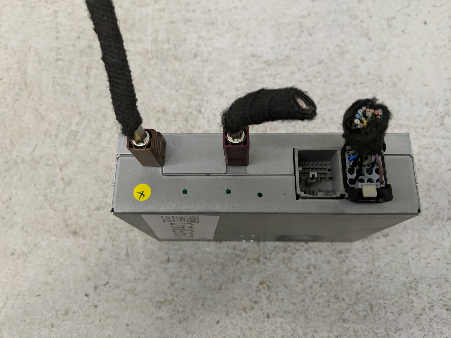 2018-2019 Gmc Terrain Chassis Control Module Ccm Bcm Body Control 1295990 - Oemusedautoparts1.com