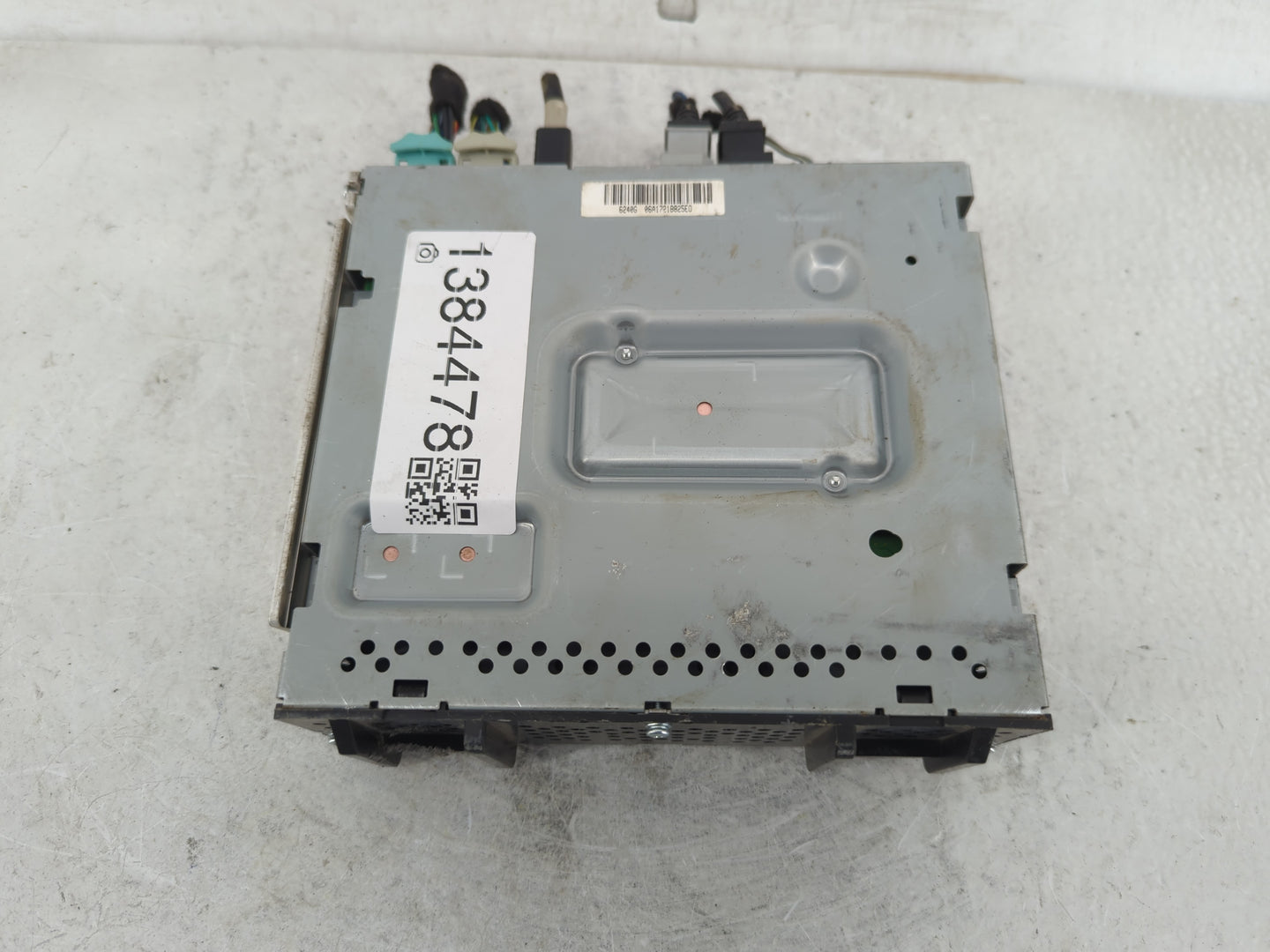 2018 Gmc Terrain Radio AM FM Cd Player Receiver Replacement P/N:84371476 Fits OEM Used Auto Parts - Oemusedautoparts1.com