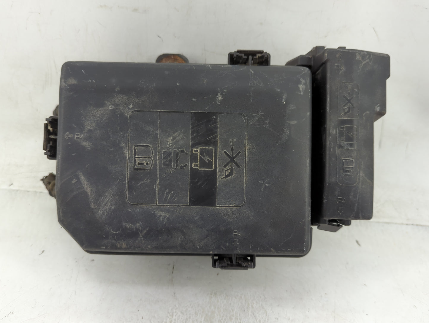 2018-2021 Gmc Terrain Fusebox Fuse Box Panel Relay Module P/N:84300718 Fits Fits 2018 2019 2020 2021 2022 OEM Used Auto Part
