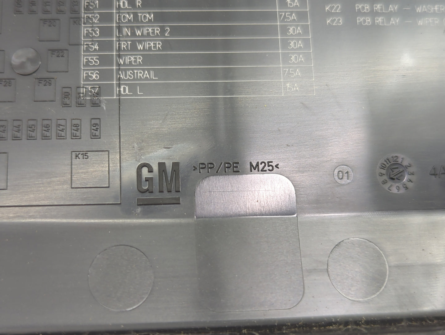 2018-2019 Gmc Terrain Fusebox Fuse Box Panel Relay Module P/N:84300718 Fits Fits 2018 2019 OEM Used Auto Parts - Oemusedauto