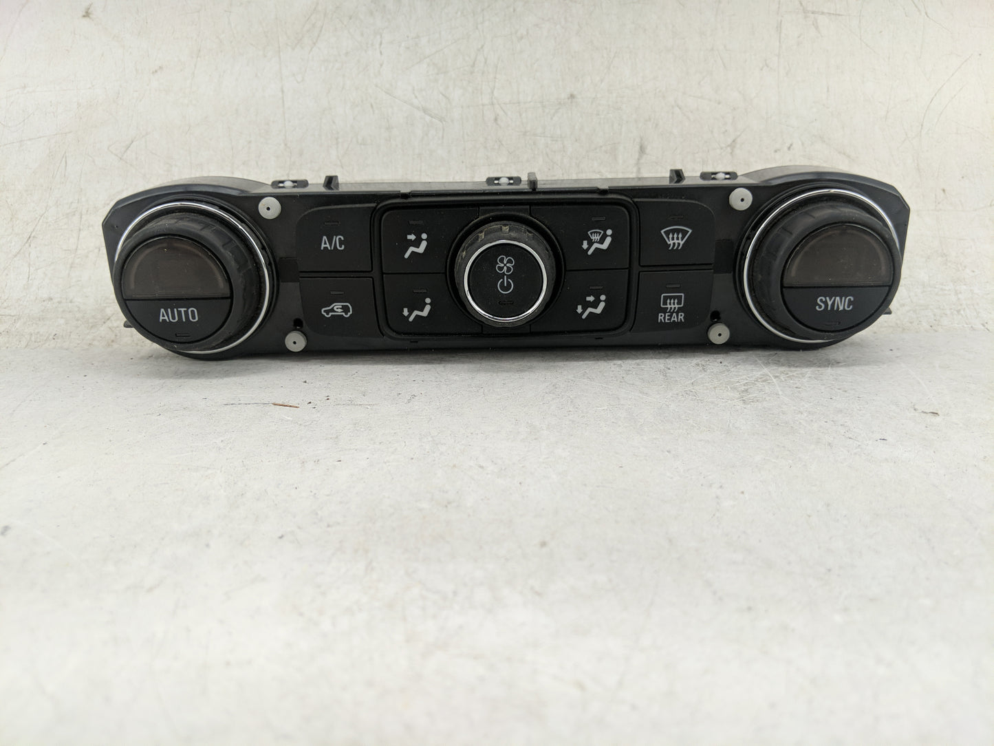 2018 Gmc Terrain Climate Control Module Temperature AC/Heater Replacement P/N:13427748 815372982 Fits OEM Used Auto Parts - 