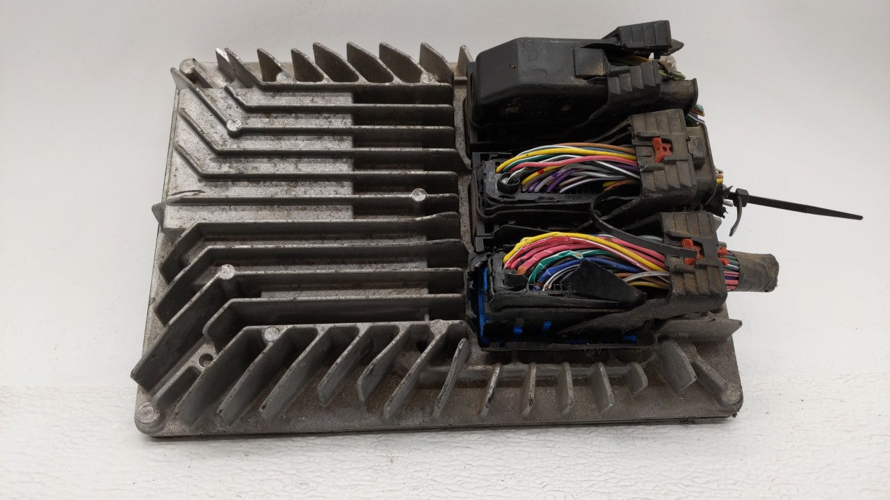 2017 Gmc Terrain PCM Engine Control Computer ECU ECM PCU OEM P/N:12667189 12670801, 12694743, 12666070 Fits Fits 2018 2019 2