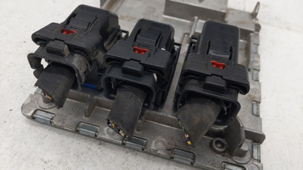 2018 Gmc Terrain PCM Engine Control Computer ECU ECM PCU OEM P/N:12680876 12677677, 12692812, 12697837 Fits Fits 2017 2019 O