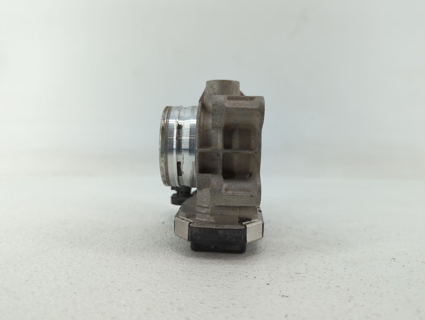 2018 Gmc Terrain Throttle Body P/N:12671379AA Fits Fits 2016 2017 2019 OEM Used Auto Parts - Oemusedautoparts1.com