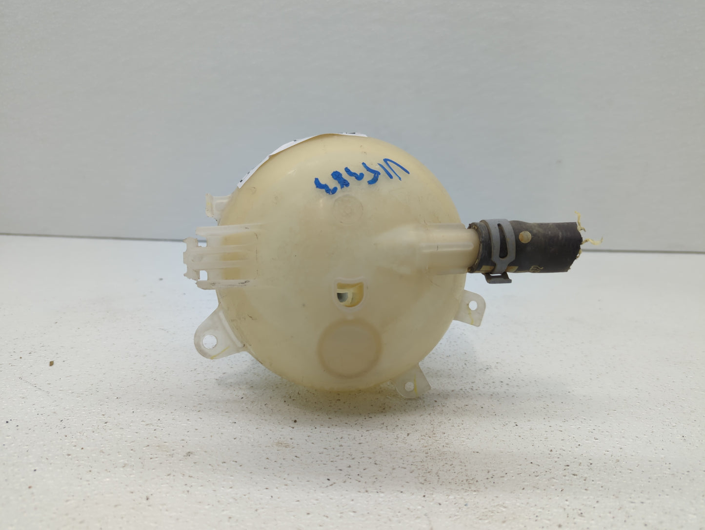 Gmc Terrain Radiator Coolant Overflow Expansion Tank Bottle - Oemusedautoparts1.com