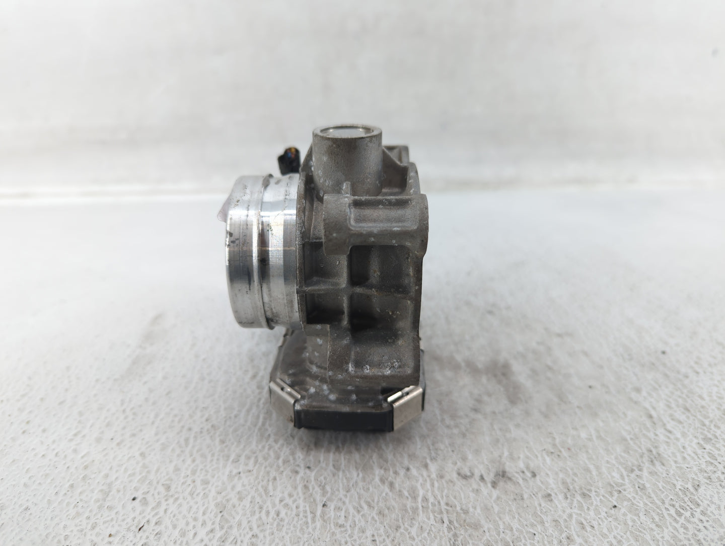 2018-2022 Gmc Terrain Throttle Body P/N:12671379AA Fits Fits 2016 2017 2018 2019 2020 2021 2022 OEM Used Auto Parts - Oemuse