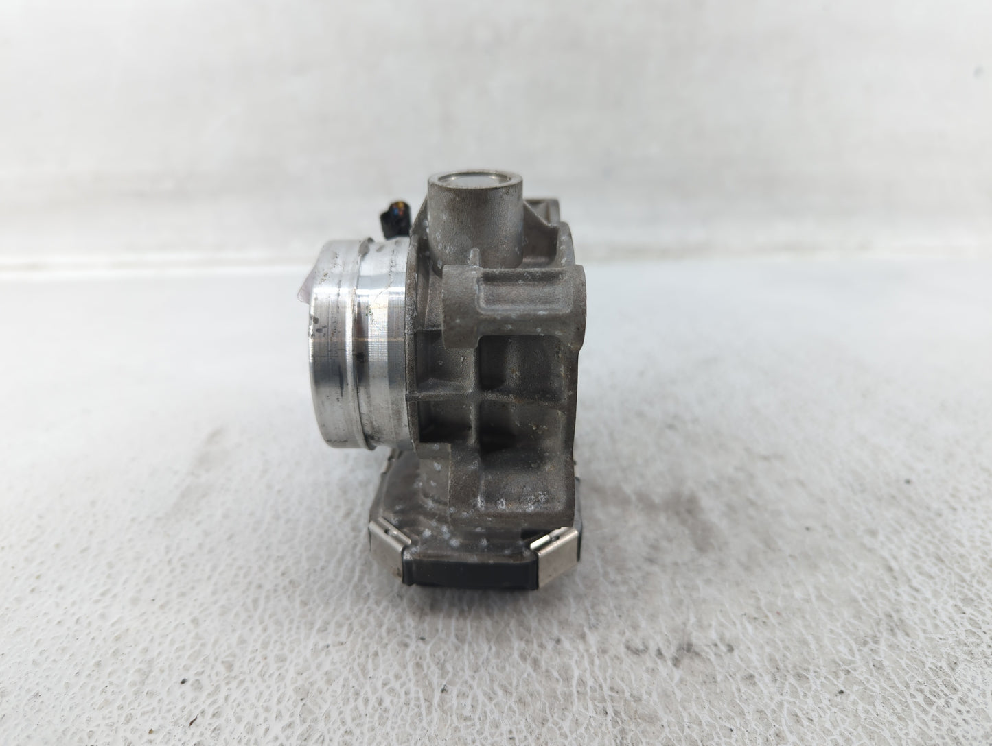 2018-2022 Gmc Terrain Throttle Body P/N:12671379AA Fits Fits 2016 2017 2018 2019 2020 2021 2022 OEM Used Auto Parts - Oemuse