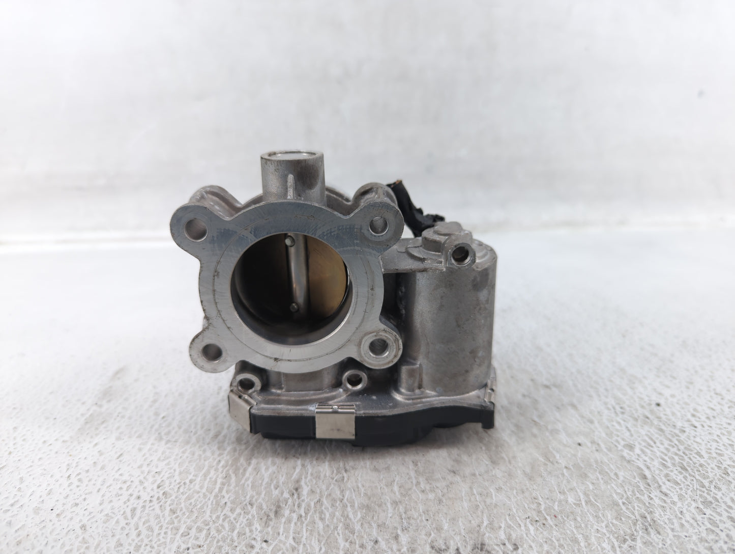 2018-2022 Gmc Terrain Throttle Body P/N:12671379AA Fits Fits 2016 2017 2018 2019 2020 2021 2022 OEM Used Auto Parts - Oemuse