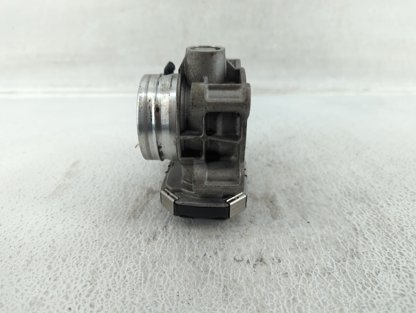 2018-2022 Gmc Terrain Throttle Body P/N:12671379AA Fits Fits 2016 2017 2018 2019 2020 2021 2022 OEM Used Auto Parts - Oemuse