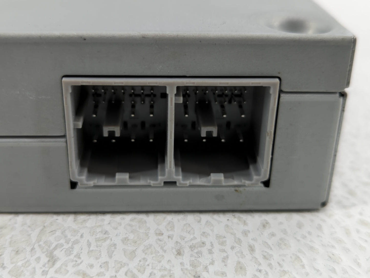 2018-2019 Gmc Terrain Chassis Control Module Ccm Bcm Body Control - Oemusedautoparts1.com