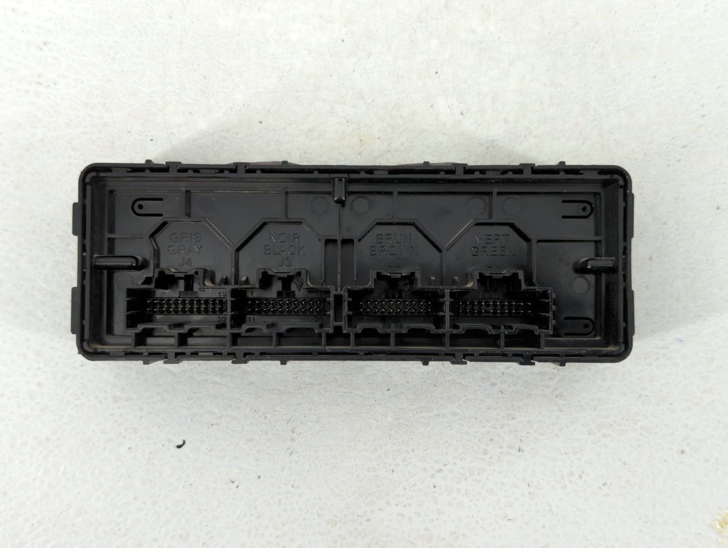2018-2019 Gmc Terrain Chassis Control Module Ccm Bcm Body Control - Oemusedautoparts1.com