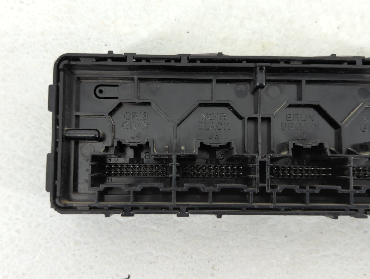 2018-2019 Gmc Terrain Chassis Control Module Ccm Bcm Body Control - Oemusedautoparts1.com