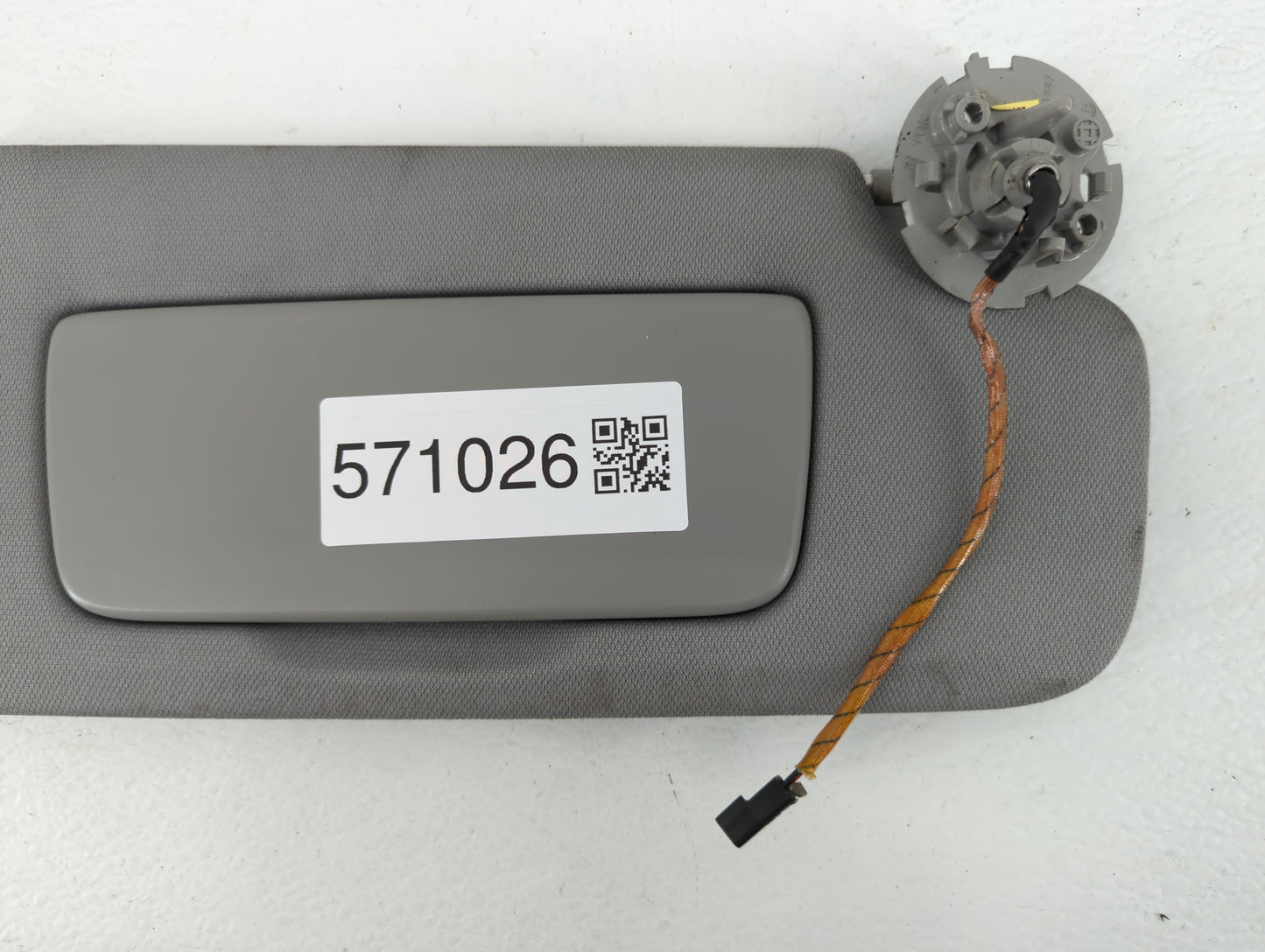 2018 Gmc Terrain Sun Visor Shade Replacement Driver Left Mirror Fits OEM Used Auto Parts - Oemusedautoparts1.com