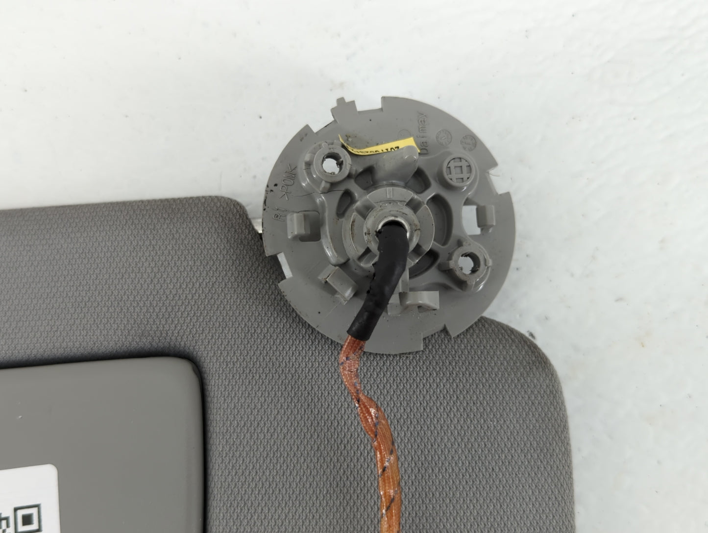 2018 Gmc Terrain Sun Visor Shade Replacement Driver Left Mirror Fits OEM Used Auto Parts - Oemusedautoparts1.com