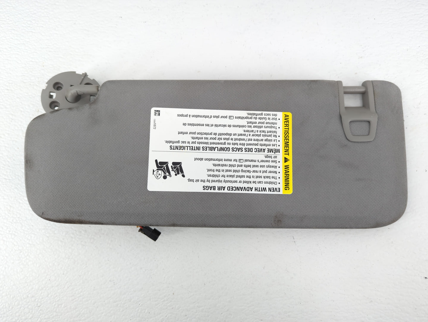 2018 Gmc Terrain Sun Visor Shade Replacement Driver Left Mirror Fits OEM Used Auto Parts - Oemusedautoparts1.com