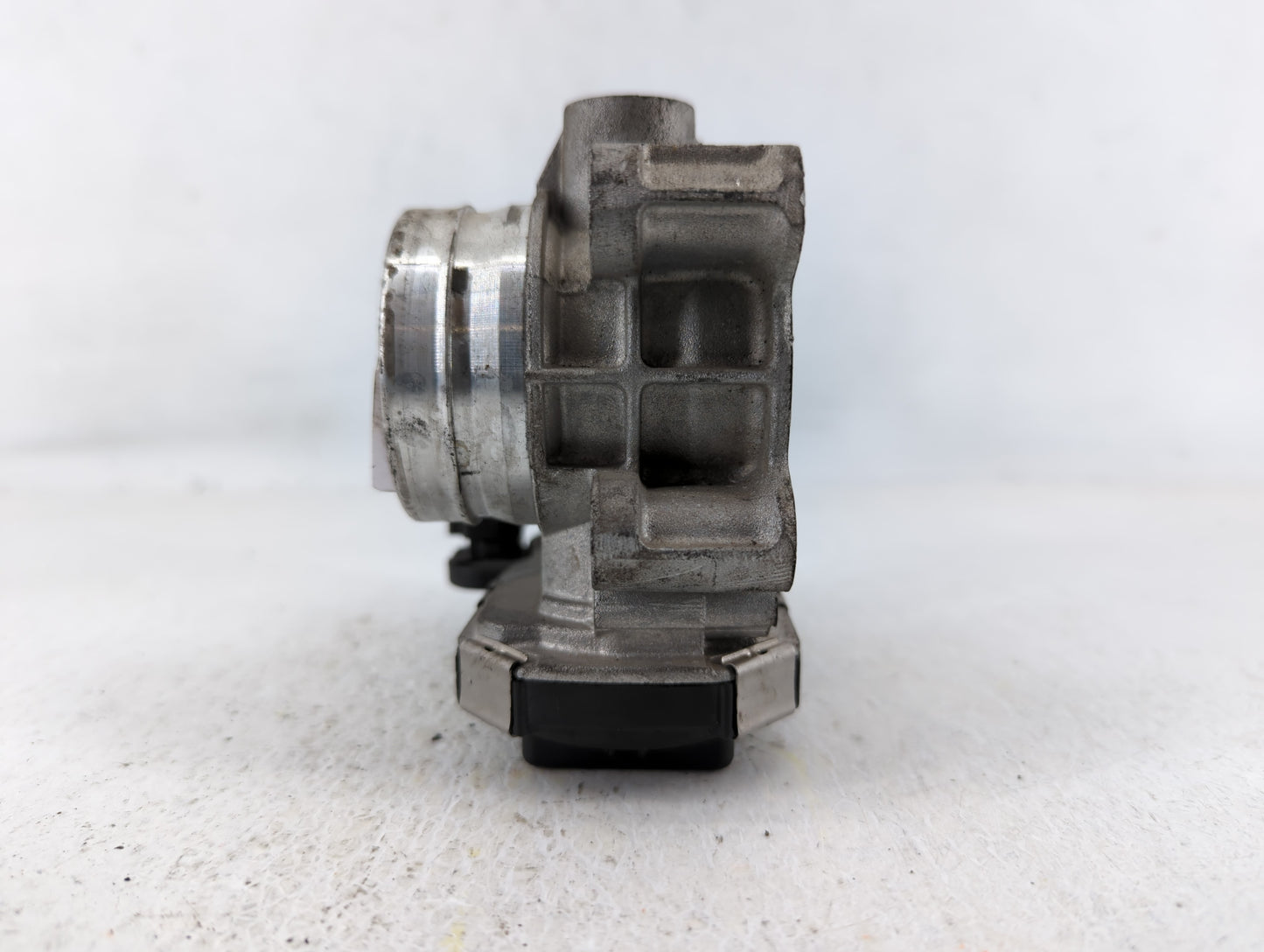 2018-2022 Gmc Terrain Throttle Body P/N:12671379AA Fits Fits 2016 2017 2018 2019 2020 2021 2022 OEM Used Auto Parts - Oemuse