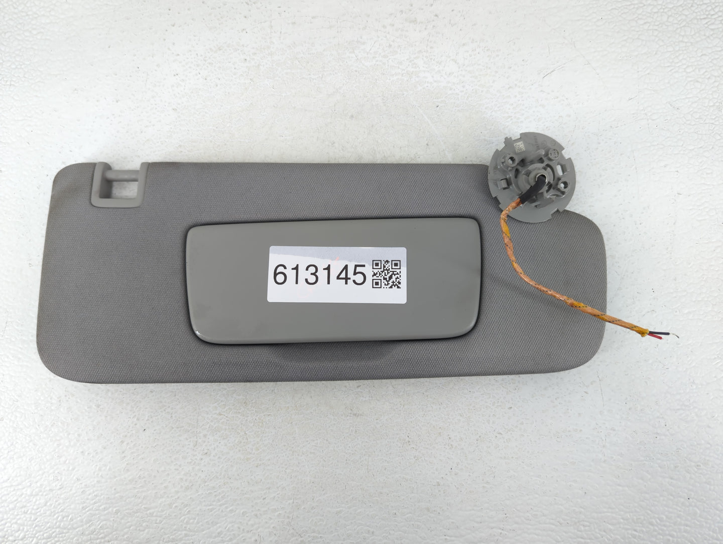 2018 Gmc Terrain Sun Visor Shade Replacement Passenger Right Mirror Fits OEM Used Auto Parts - Oemusedautoparts1.com