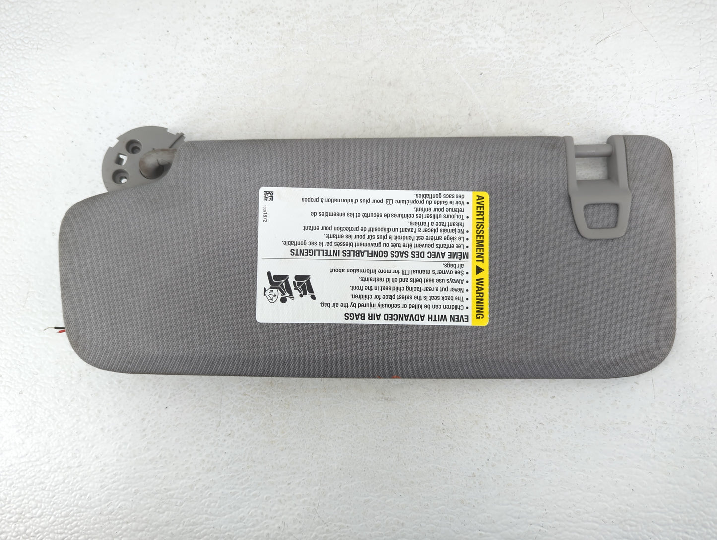2018 Gmc Terrain Sun Visor Shade Replacement Passenger Right Mirror Fits OEM Used Auto Parts - Oemusedautoparts1.com