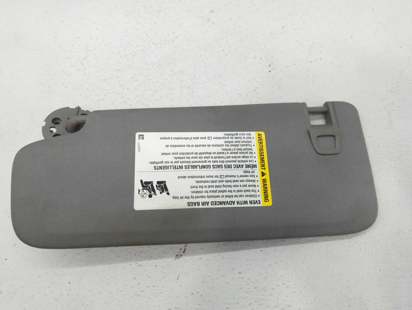 2018 Gmc Terrain Sun Visor Shade Replacement Driver Left Mirror Fits OEM Used Auto Parts - Oemusedautoparts1.com