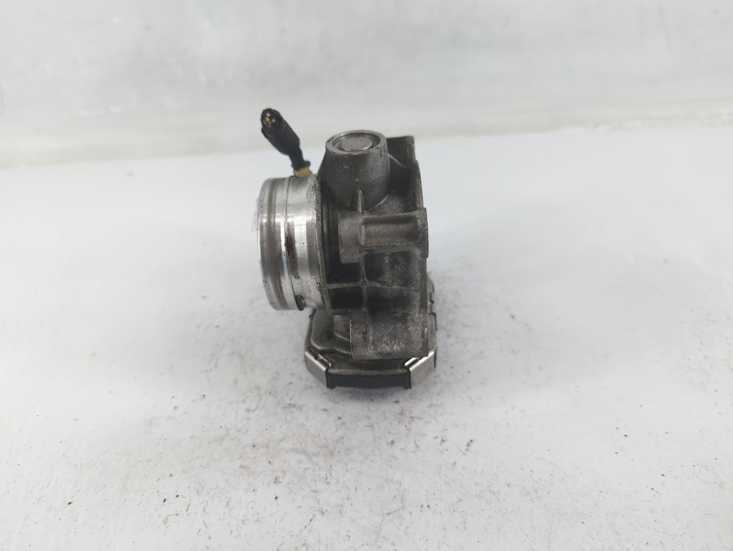 2018-2022 Gmc Terrain Throttle Body P/N:12671379AA Fits Fits 2016 2017 2018 2019 2020 2021 2022 OEM Used Auto Parts - Oemuse