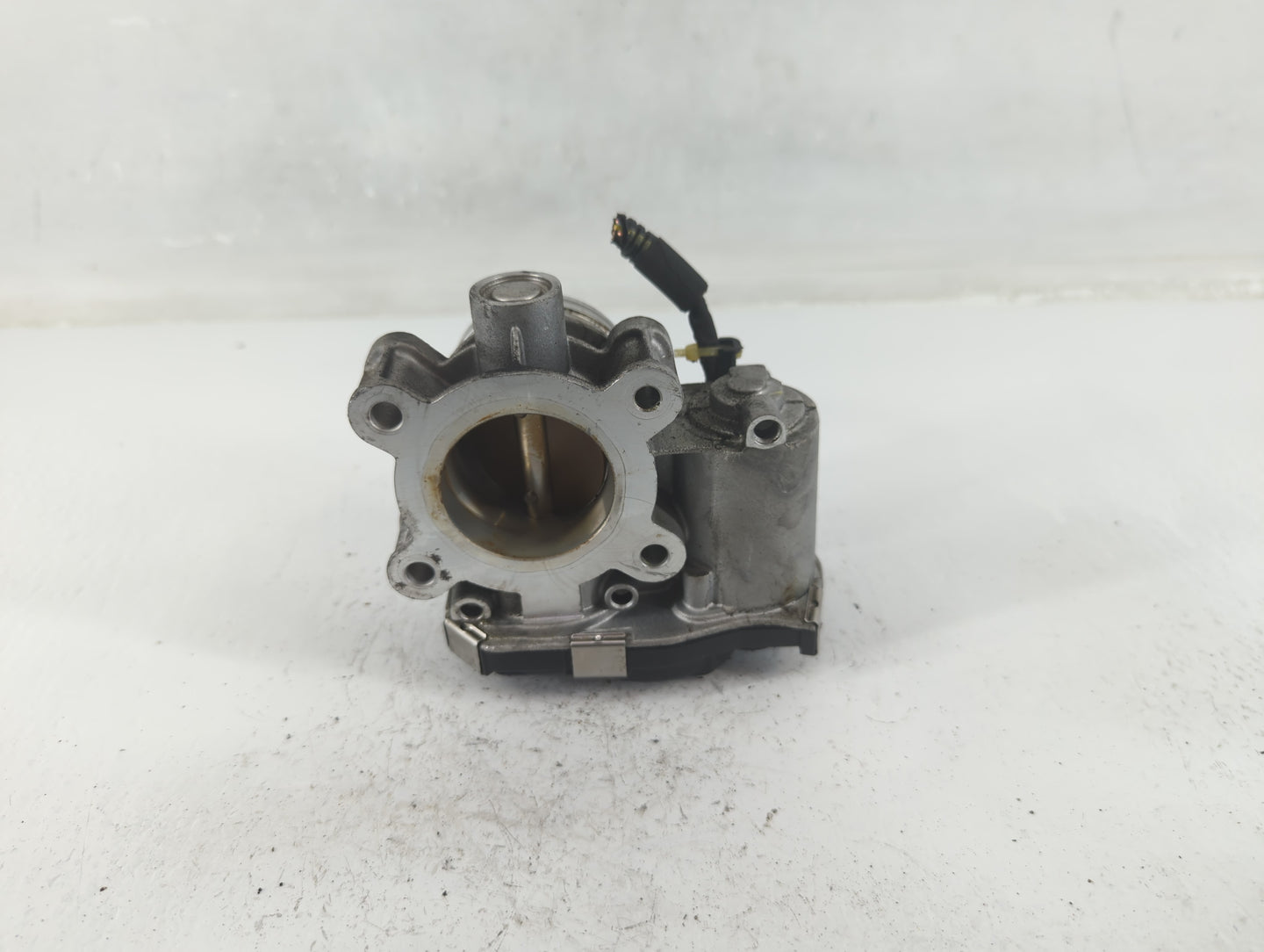 2018-2022 Gmc Terrain Throttle Body P/N:12671379AA Fits Fits 2016 2017 2018 2019 2020 2021 2022 OEM Used Auto Parts - Oemuse