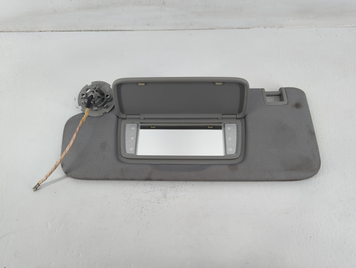 2018 Gmc Terrain Sun Visor Shade Replacement Driver Left Mirror Fits OEM Used Auto Parts - Oemusedautoparts1.com