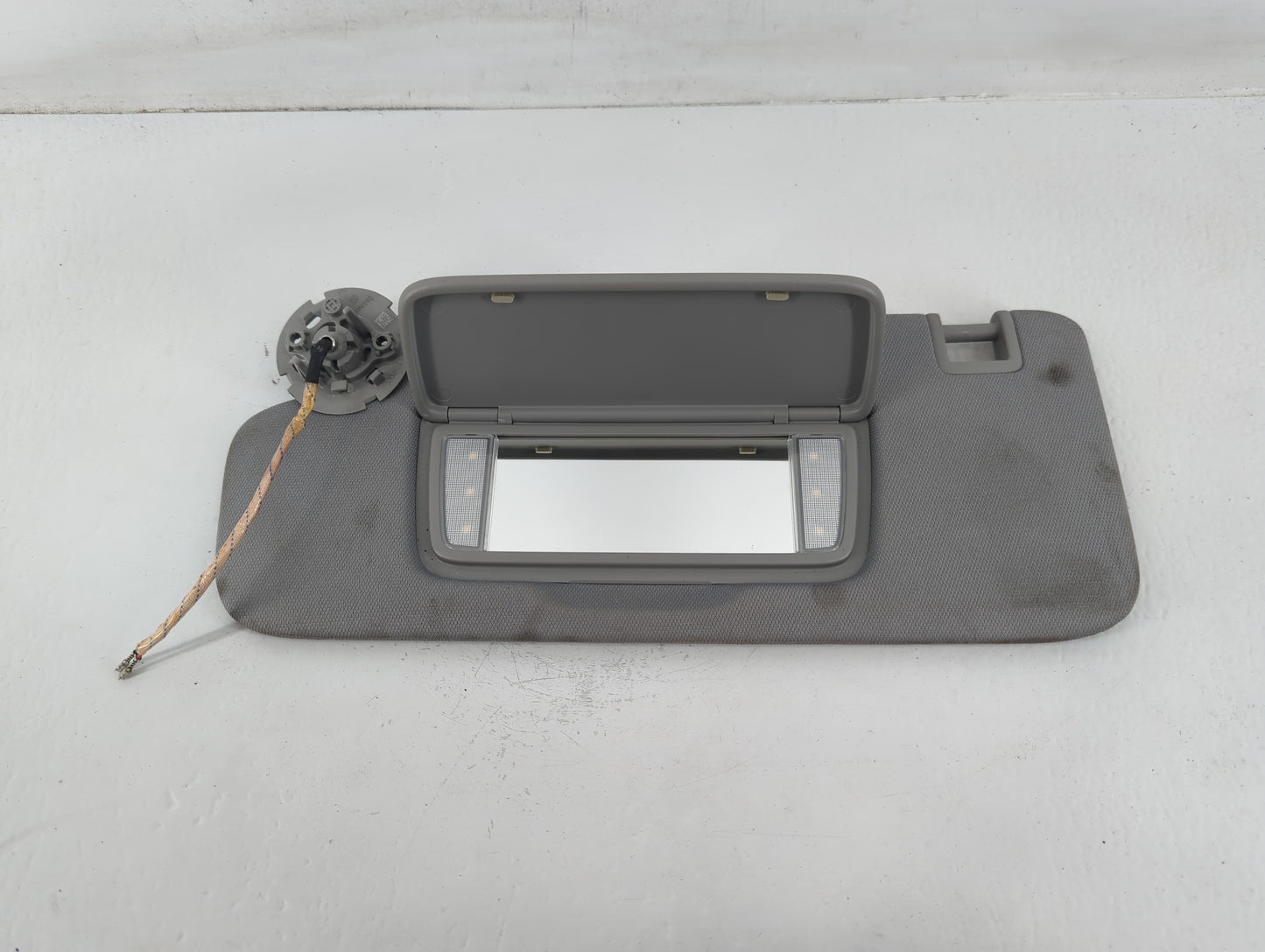 2018 Gmc Terrain Sun Visor Shade Replacement Driver Left Mirror Fits OEM Used Auto Parts - Oemusedautoparts1.com