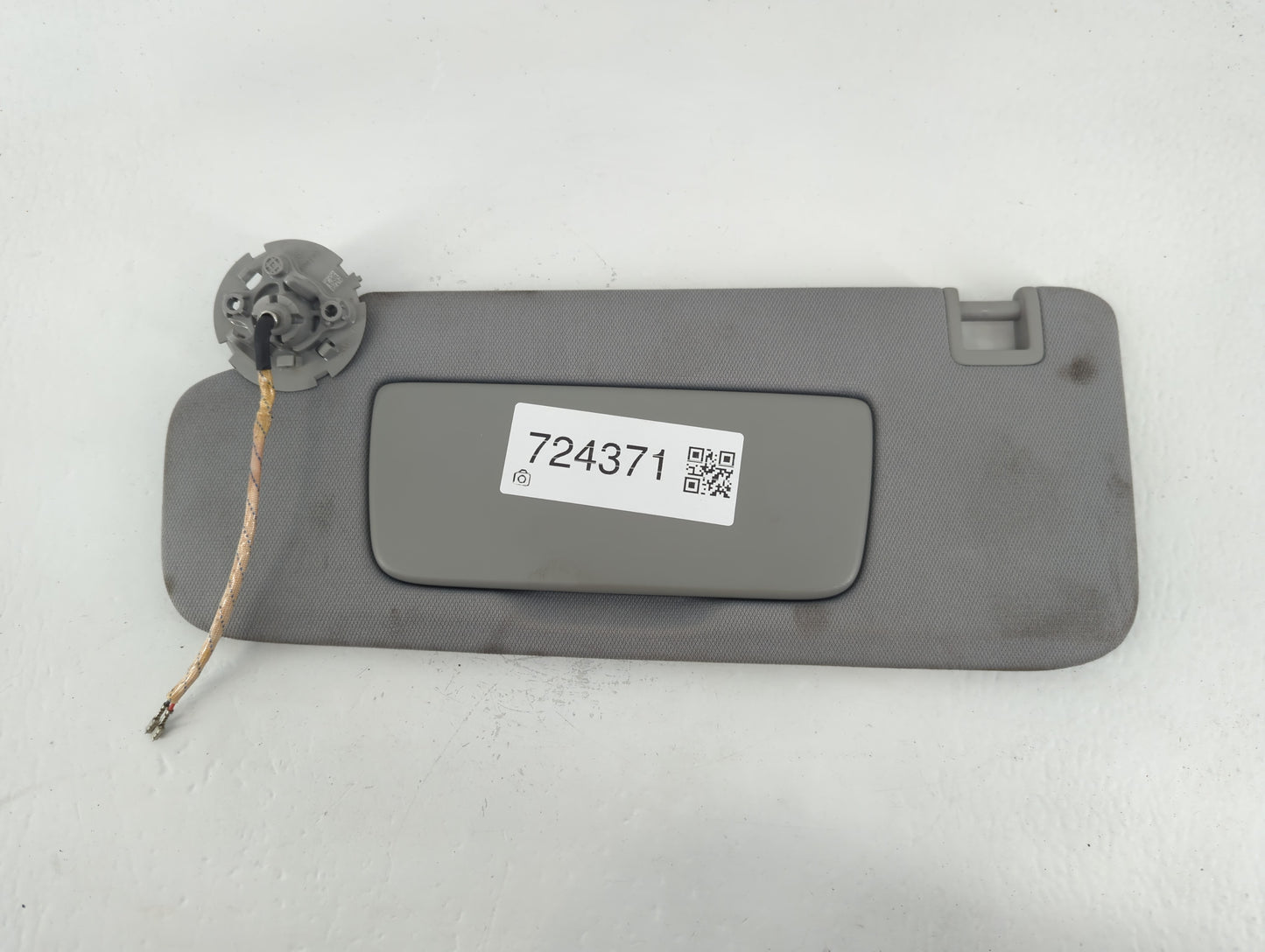 2018 Gmc Terrain Sun Visor Shade Replacement Driver Left Mirror Fits OEM Used Auto Parts - Oemusedautoparts1.com