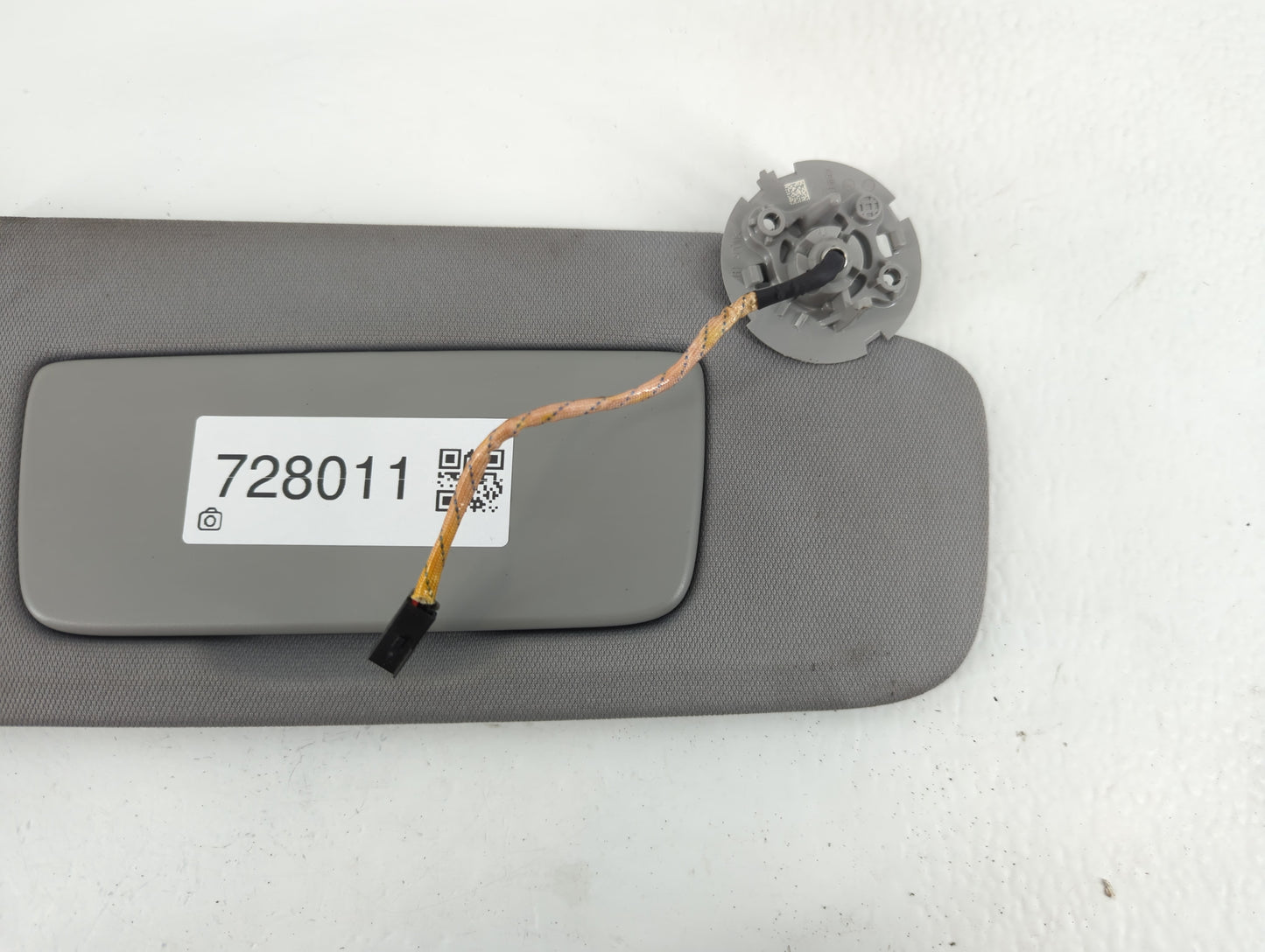 2018 Gmc Terrain Sun Visor Shade Replacement Passenger Right Mirror Fits OEM Used Auto Parts - Oemusedautoparts1.com