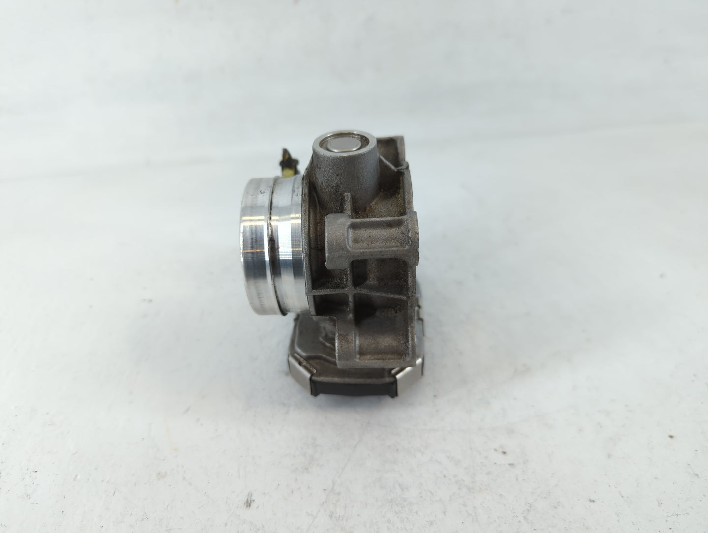 2018-2022 Gmc Terrain Throttle Body P/N:12671379AA Fits Fits 2016 2017 2018 2019 2020 2021 2022 OEM Used Auto Parts - Oemuse