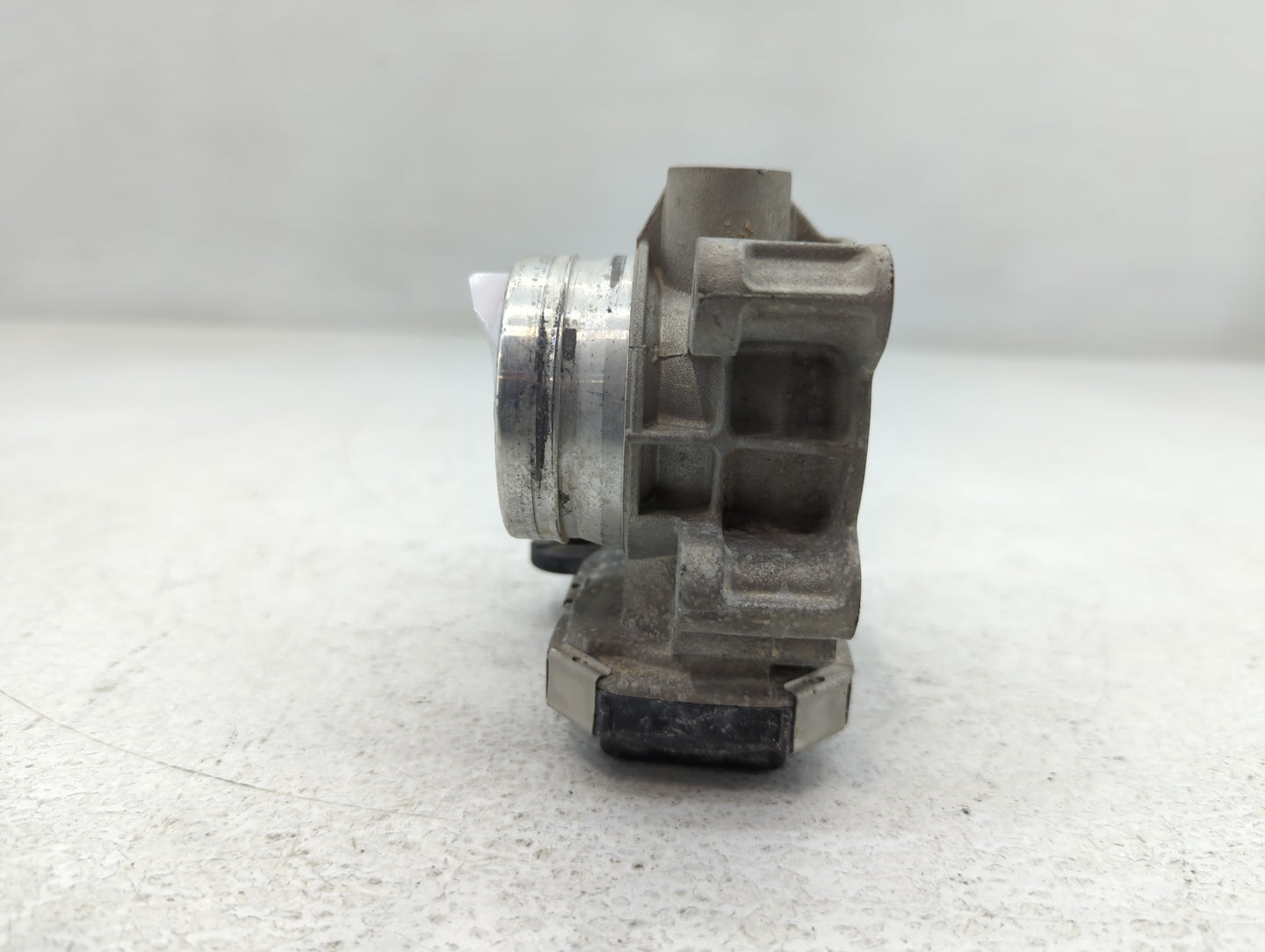 2018-2022 Gmc Terrain Throttle Body P/N:12671379AA Fits Fits 2016 2017 2018 2019 2020 2021 2022 OEM Used Auto Parts - Oemuse