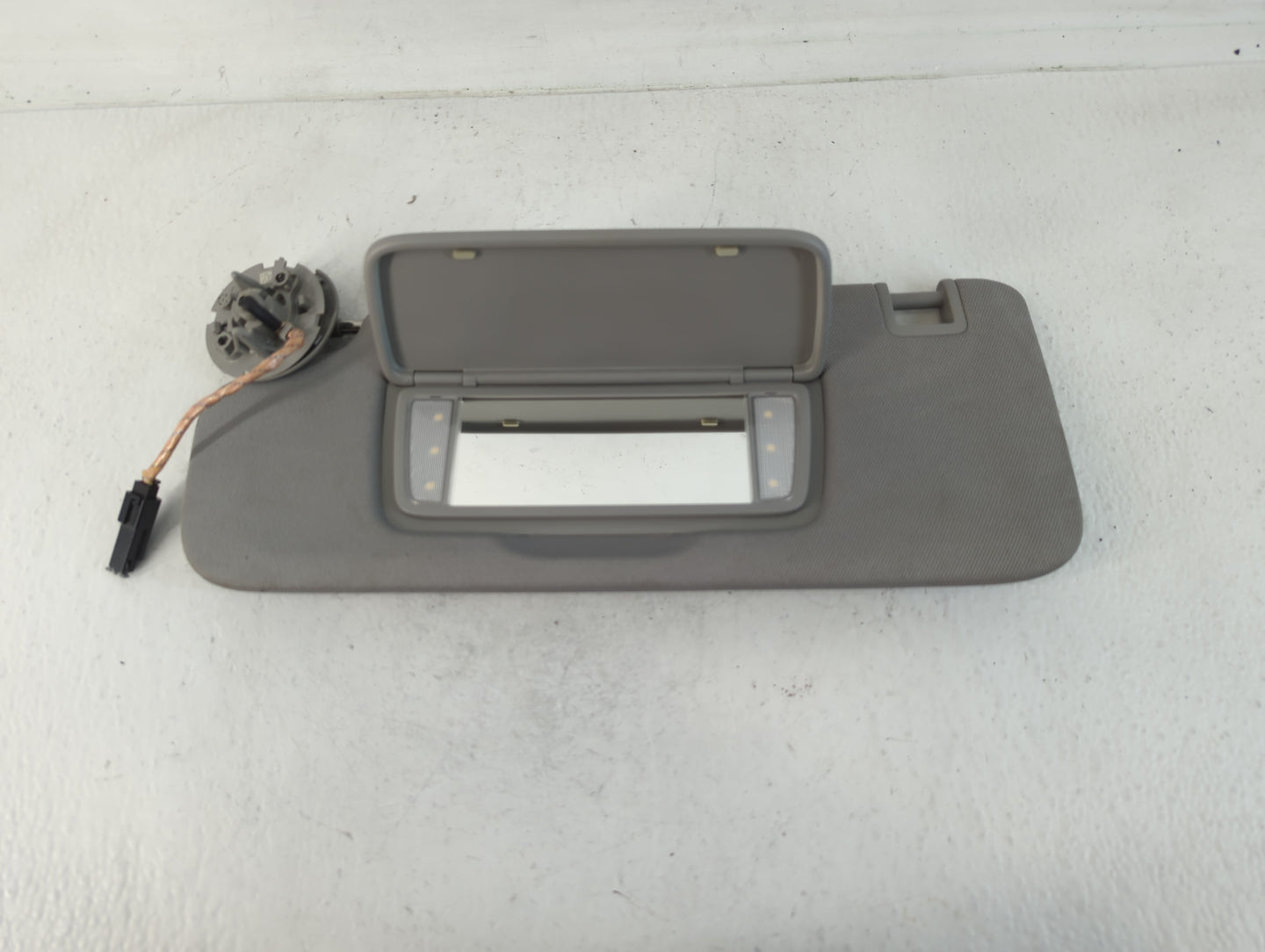 2018 Gmc Terrain Sun Visor Shade Replacement Driver Left Mirror Fits OEM Used Auto Parts - Oemusedautoparts1.com