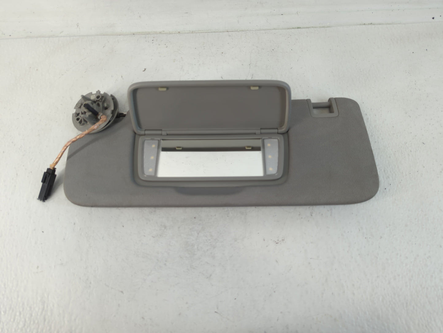 2018 Gmc Terrain Sun Visor Shade Replacement Driver Left Mirror Fits OEM Used Auto Parts - Oemusedautoparts1.com