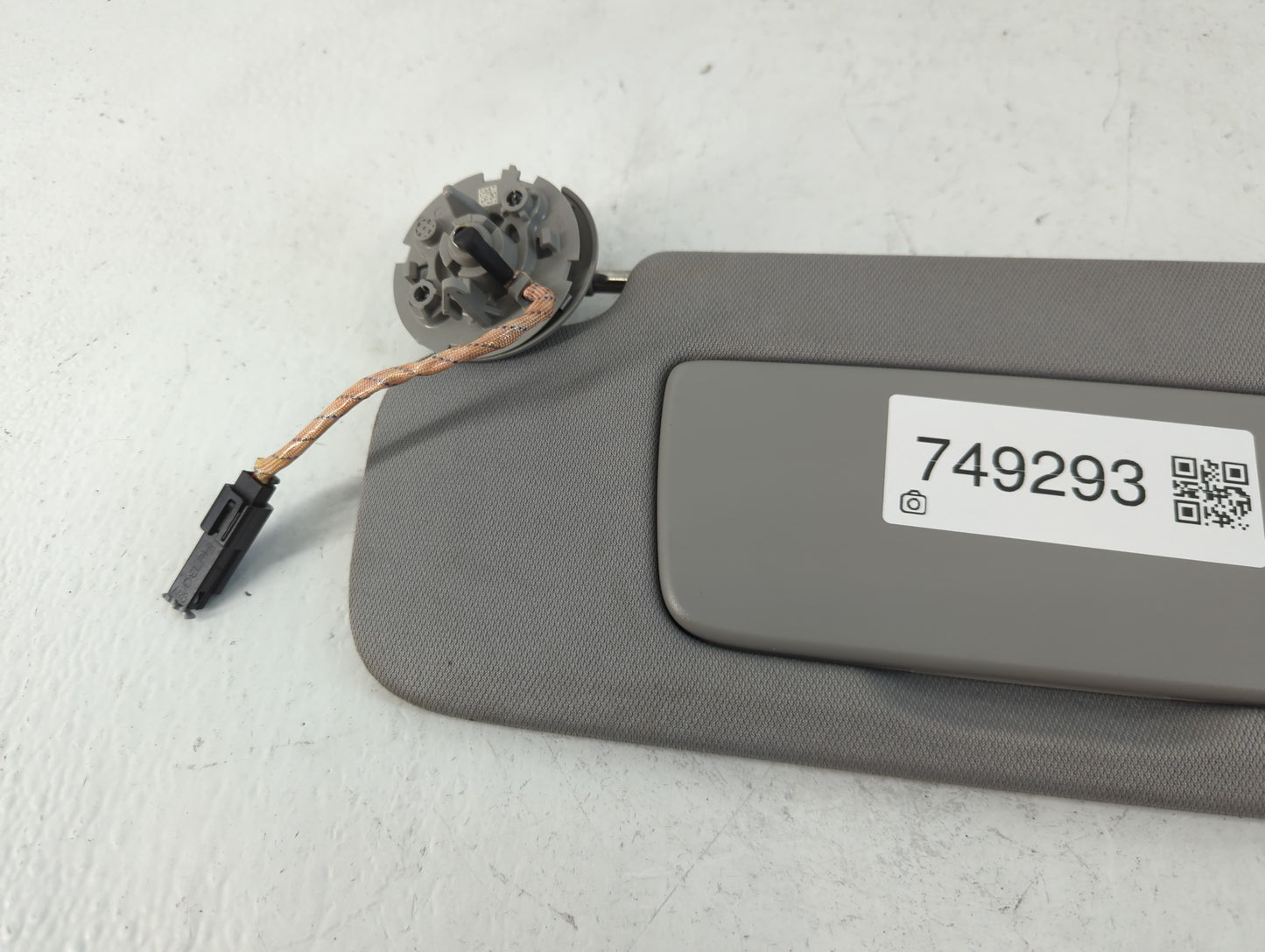 2018 Gmc Terrain Sun Visor Shade Replacement Driver Left Mirror Fits OEM Used Auto Parts - Oemusedautoparts1.com