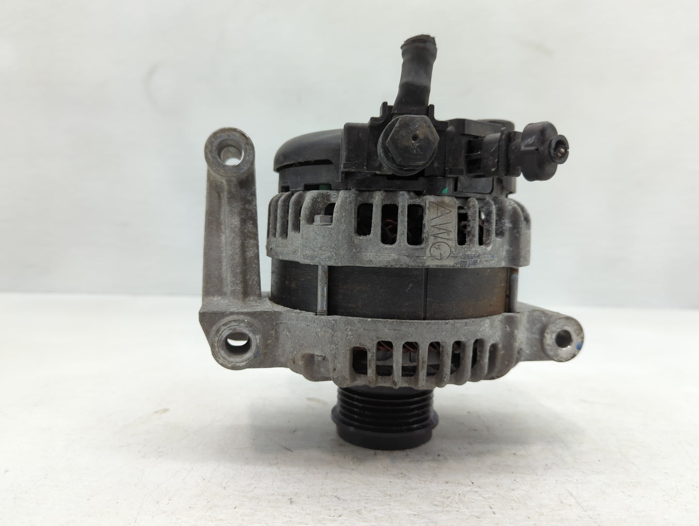 2018-2022 Gmc Terrain Alternator Replacement Generator Charging Assembly Engine OEM P/N:13517759 0 126 312 142 Fits OEM Used