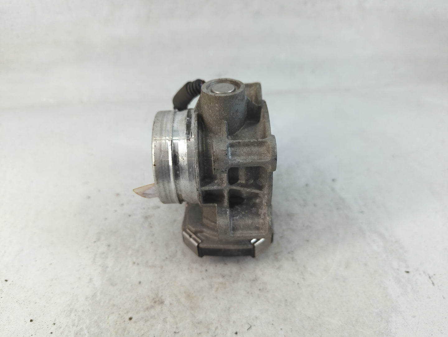 2018-2022 Gmc Terrain Throttle Body P/N:12671379AA Fits Fits 2016 2017 2018 2019 2020 2021 2022 OEM Used Auto Parts - Oemuse