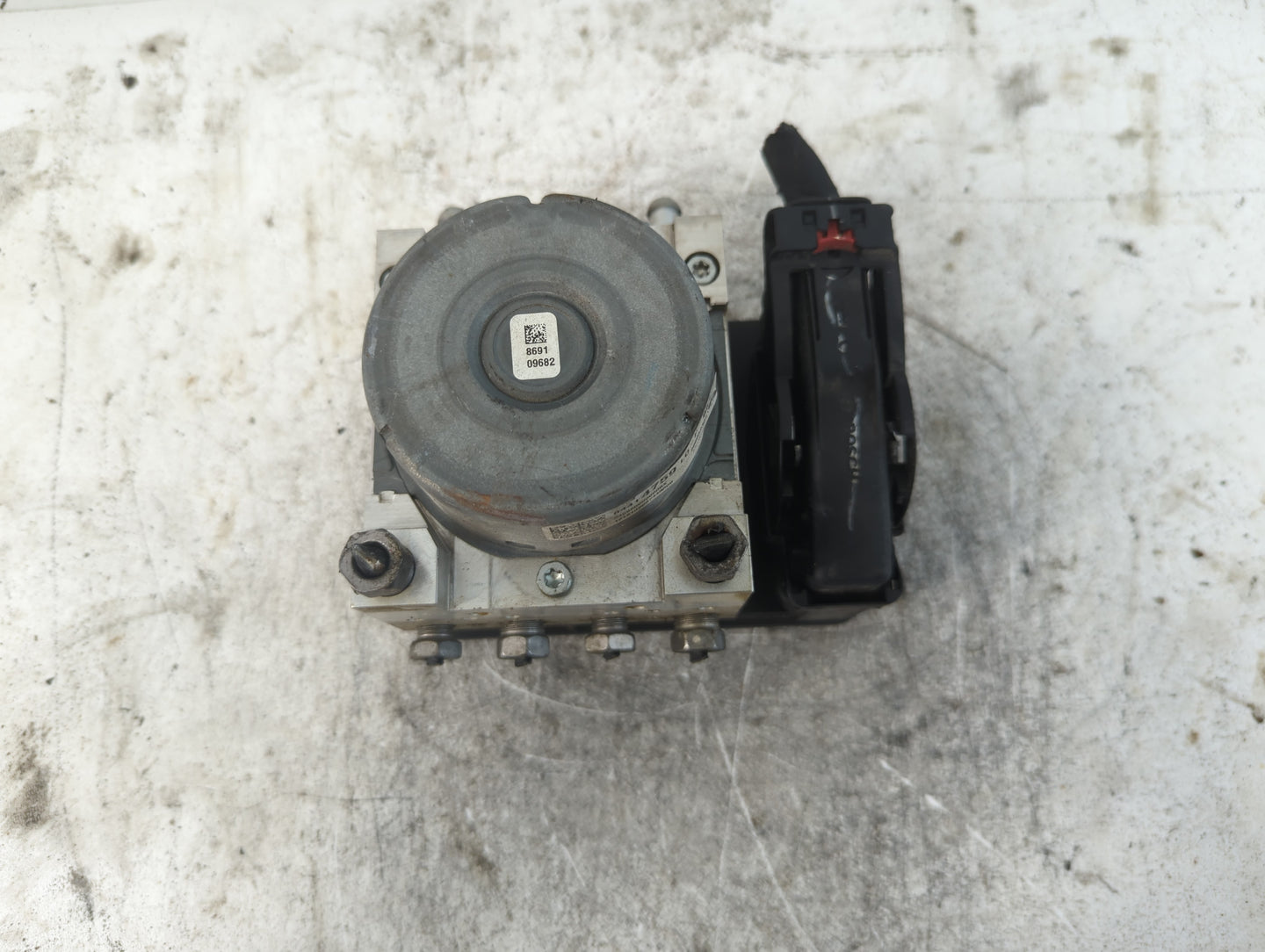 2018-2021 Gmc Terrain ABS Pump Control Module Replacement P/N:84414759 Fits Fits 2018 2019 2020 2021 OEM Used Auto Parts - O