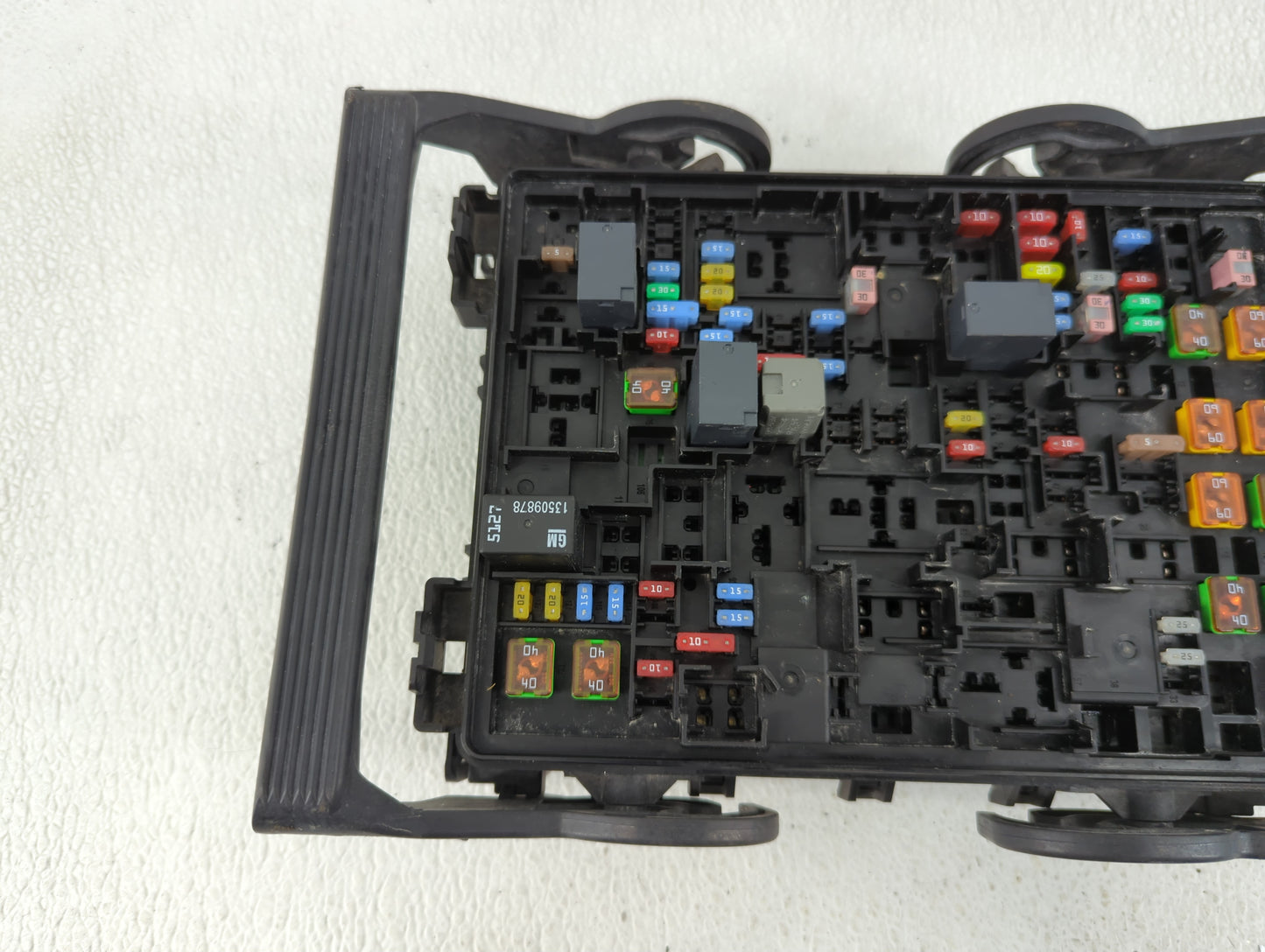 2015-2020 Gmc Yukon Fusebox Fuse Box Panel Relay Module P/N:84114437 138265395, A218025 Fits Fits 2015 2016 2017 2018 2019 2