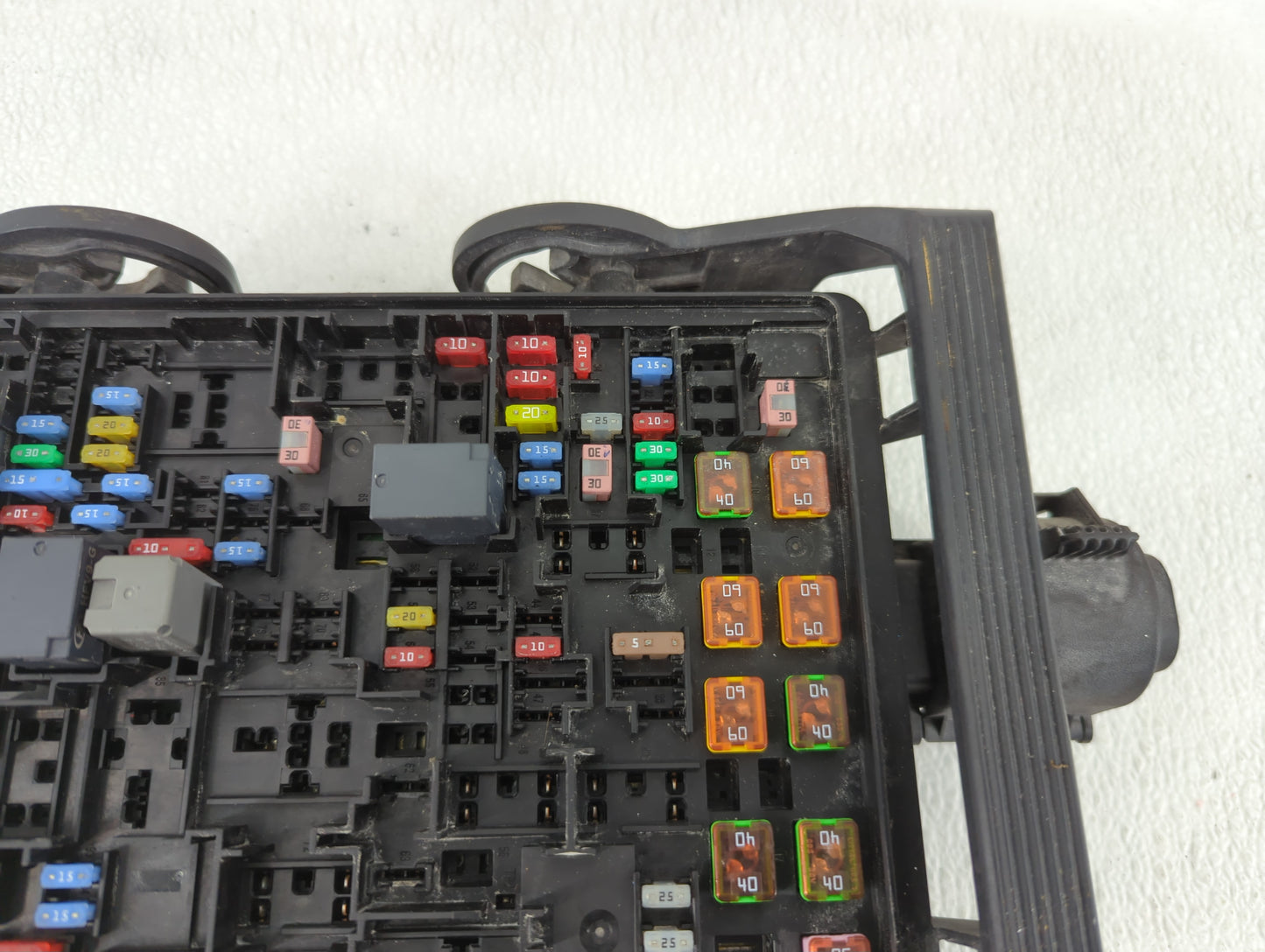 2015-2020 Gmc Yukon Fusebox Fuse Box Panel Relay Module P/N:84114437 138265395, A218025 Fits Fits 2015 2016 2017 2018 2019 2