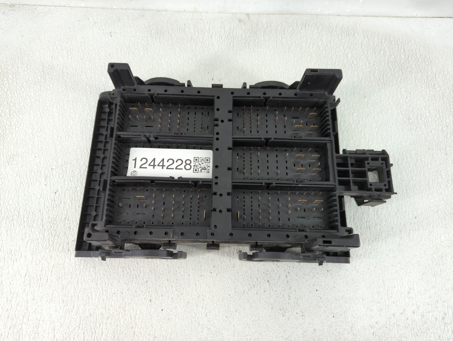 2015-2020 Gmc Yukon Fusebox Fuse Box Panel Relay Module P/N:84114437 138265395, A218025 Fits Fits 2015 2016 2017 2018 2019 2