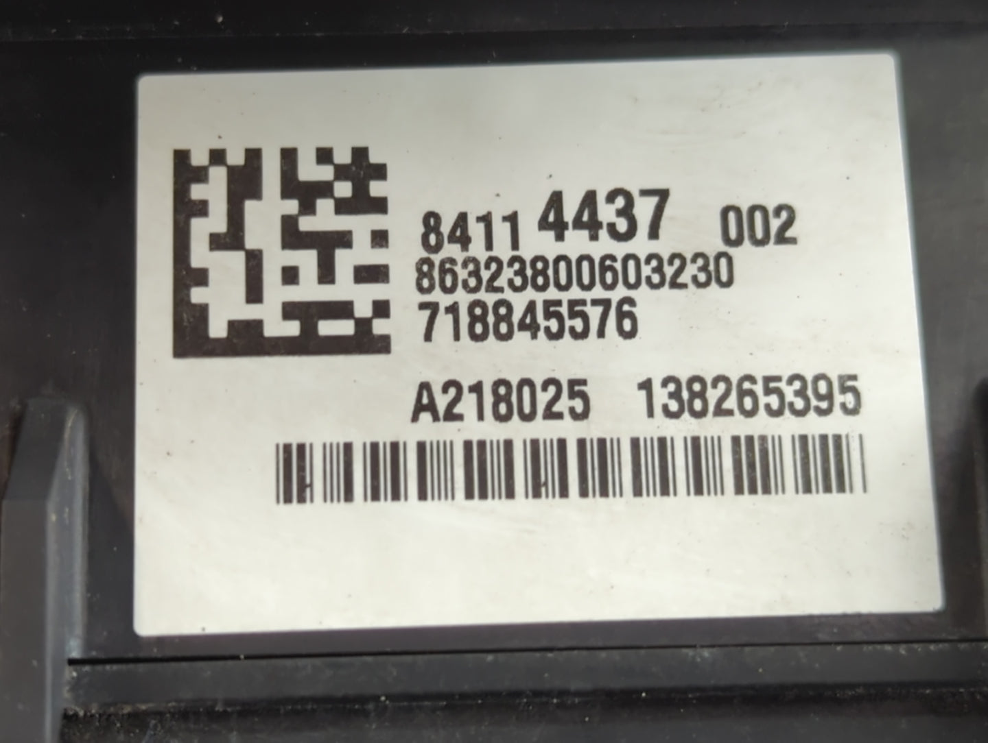 2015-2020 Gmc Yukon Fusebox Fuse Box Panel Relay Module P/N:84114437 138265395, A218025 Fits Fits 2015 2016 2017 2018 2019 2