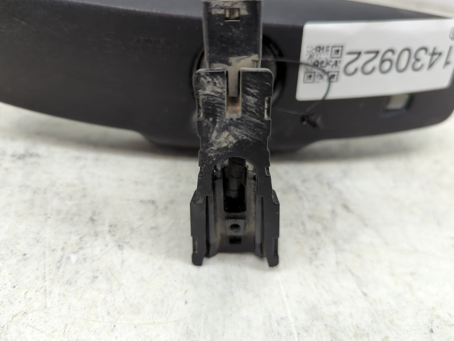 2018 Gmc Yukon Interior Rear View Mirror Replacement OEM Fits OEM Used Auto Parts - Oemusedautoparts1.com