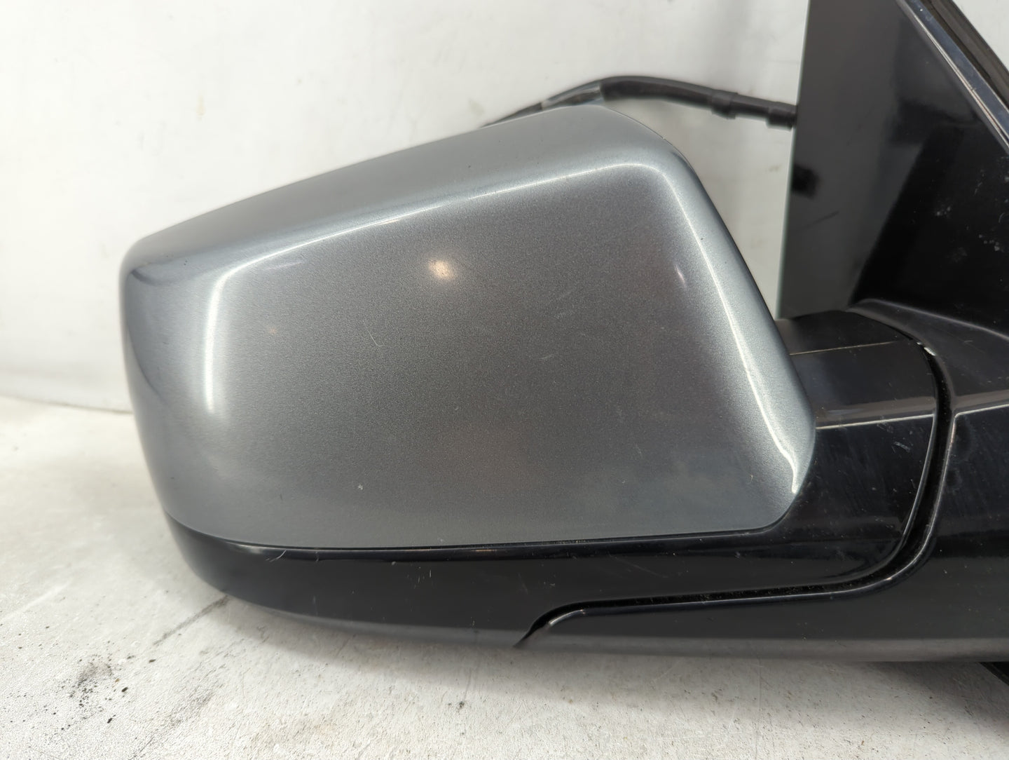 2018 Gmc Yukon Passenger Side View Mirror - Right Door Mirror OEM Used - Oemusedautoparts1.com