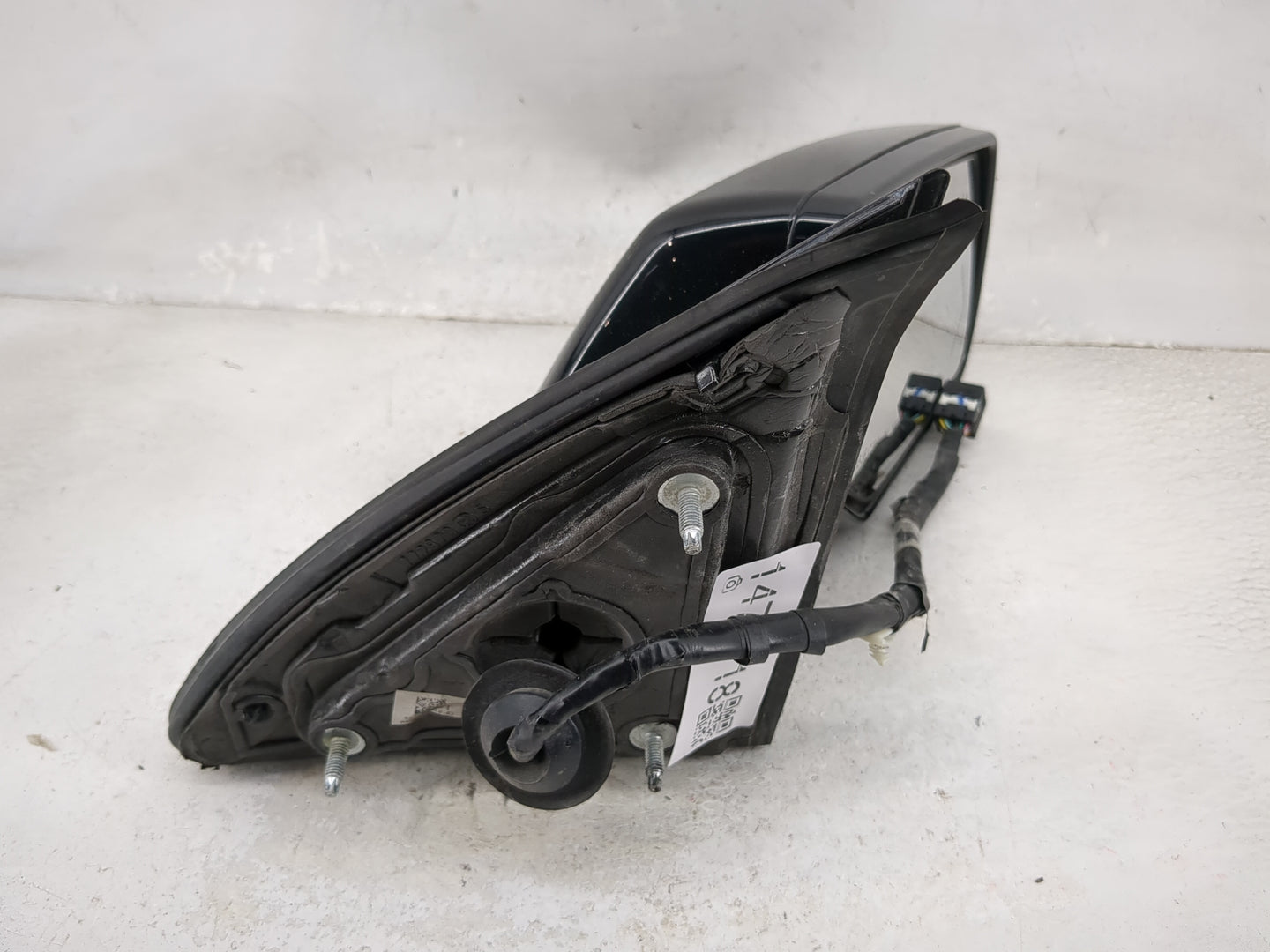 2015-2020 Gmc Yukon Passenger Side View Mirror - Right Door Mirror OEM Used - Oemusedautoparts1.com
