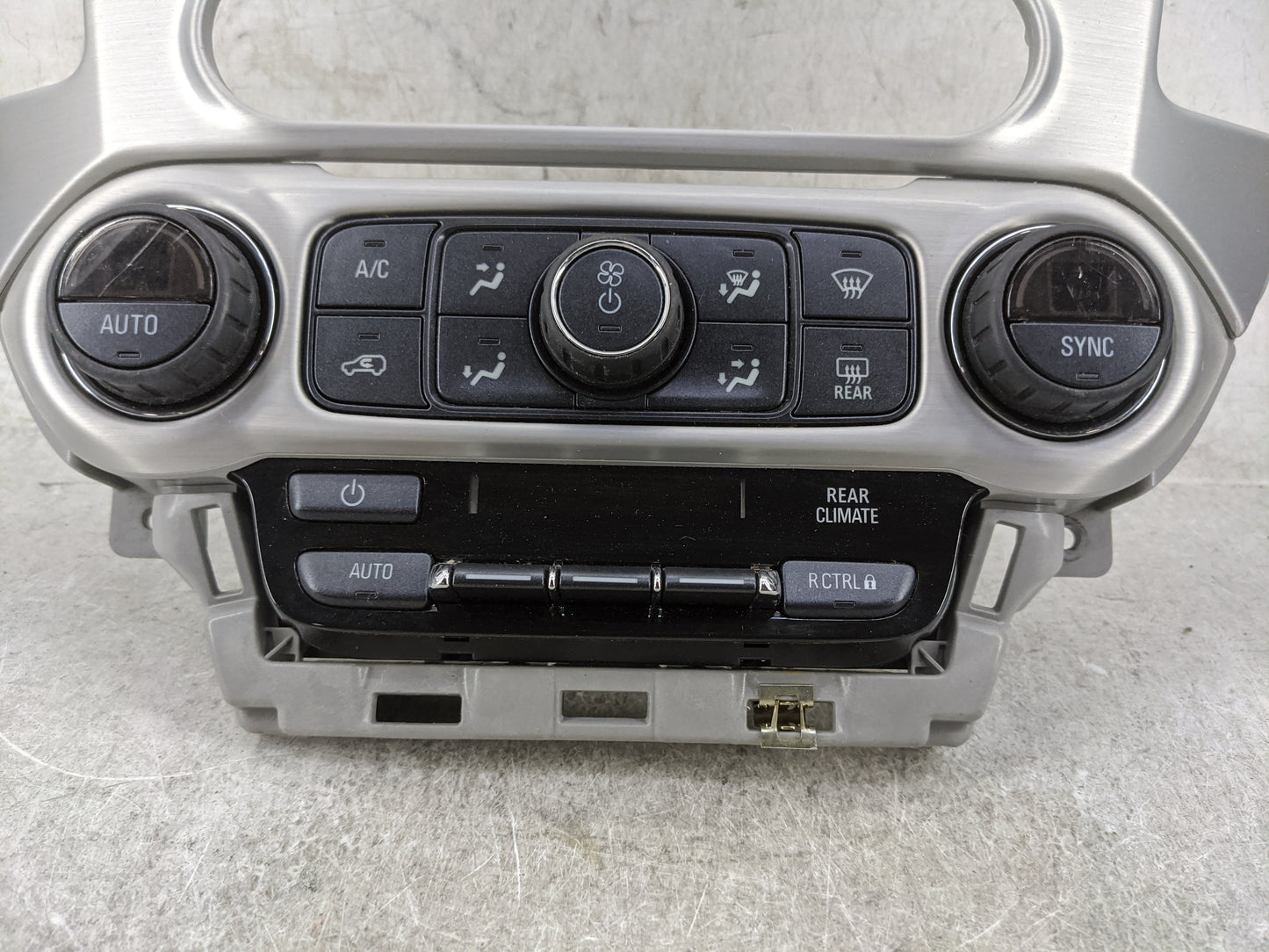 2017-2020 Gmc Yukon Climate Control Module Temperature AC/Heater Replacement P/N:84258727 815372982 Fits Fits 2017 2018 2019