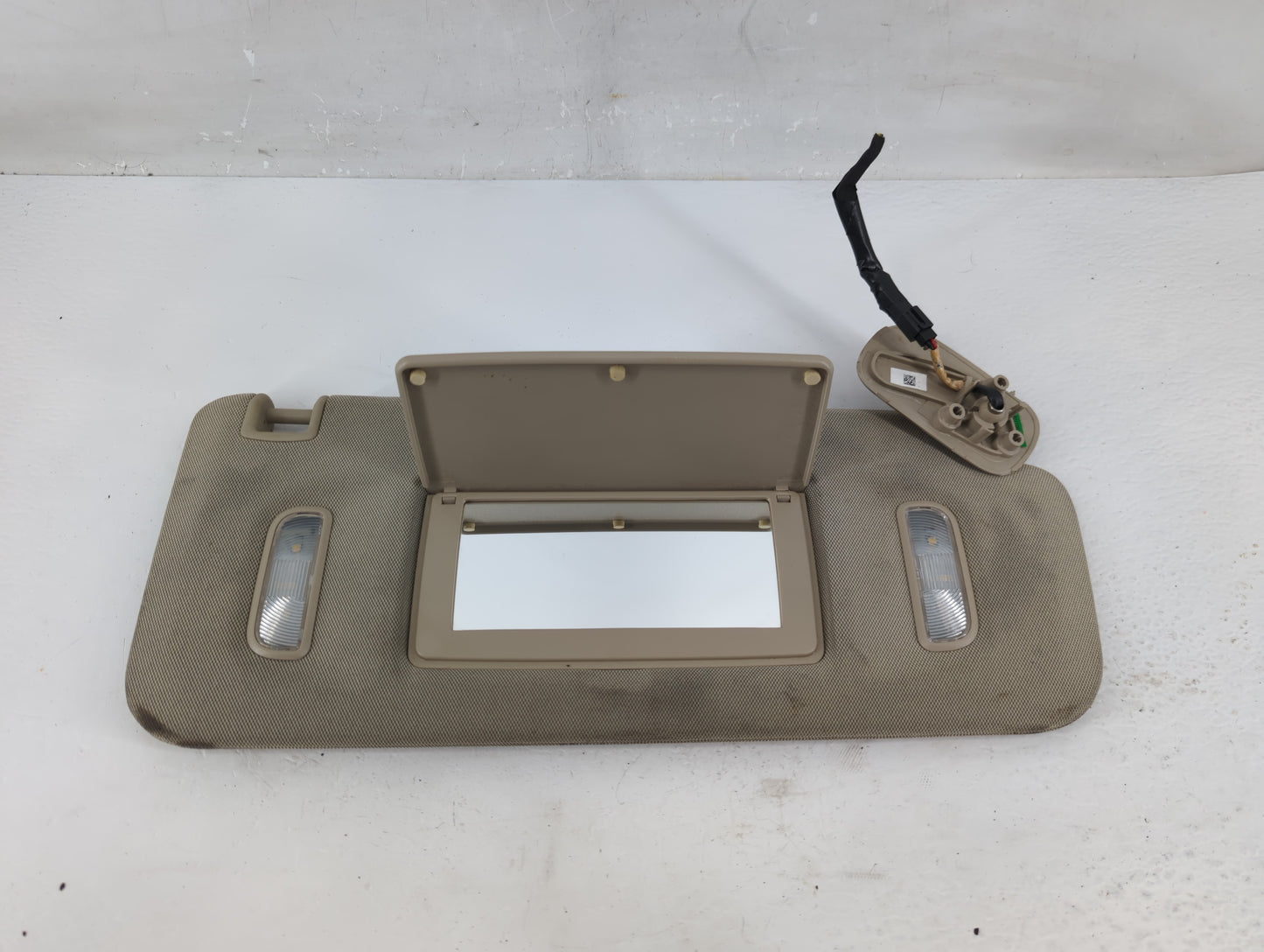 2018 Gmc Yukon Xl Sun Visor Shade Replacement Passenger Right Mirror Fits Fits 2015 2016 2017 2019 2020 OEM Used Auto Parts 