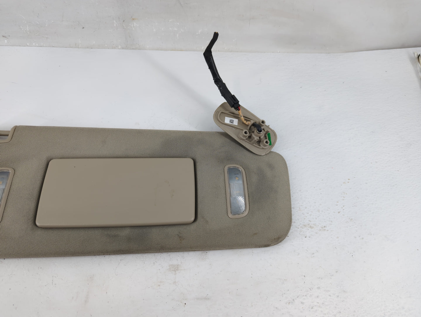 2018 Gmc Yukon Xl Sun Visor Shade Replacement Passenger Right Mirror Fits Fits 2015 2016 2017 2019 2020 OEM Used Auto Parts 