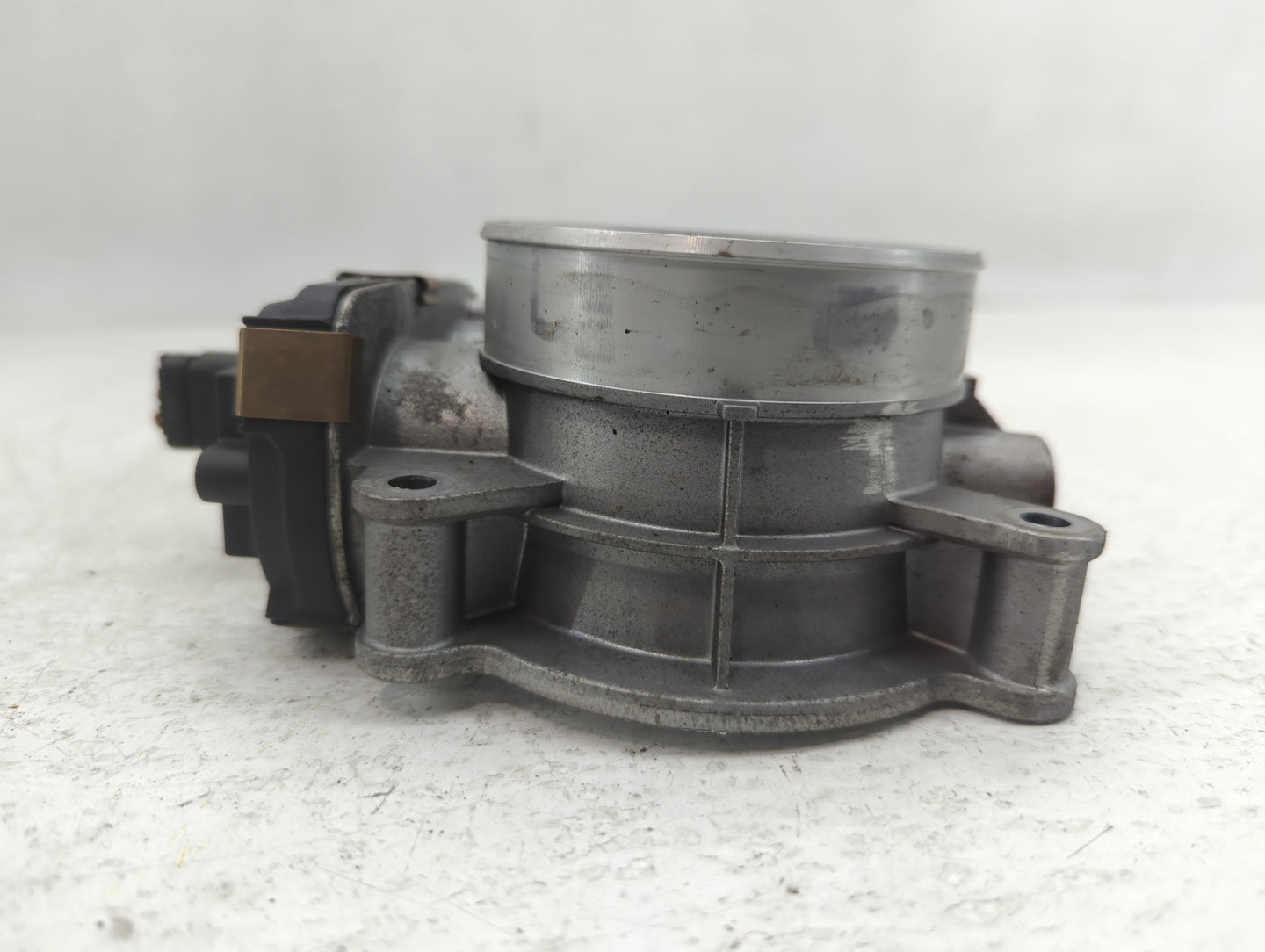 2018 Gmc Yukon Xl Throttle Body P/N:12678224 Fits Fits 2014 2015 2016 2017 2019 2020 2021 2022 OEM Used Auto Parts - Oemused