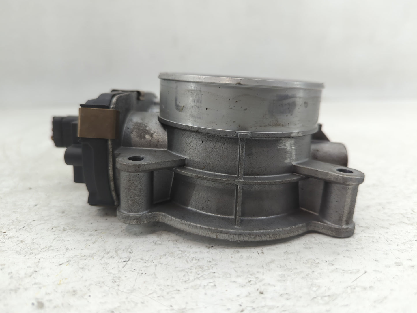 2018 Gmc Yukon Xl Throttle Body P/N:12678224 Fits Fits 2014 2015 2016 2017 2019 2020 2021 2022 OEM Used Auto Parts - Oemused